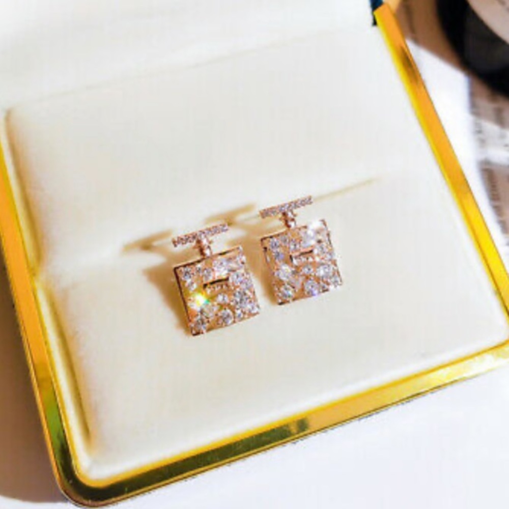 New 18k rose gold plated earrings - Picture 2 of 4